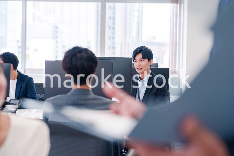 明るい雰囲気のオフィス