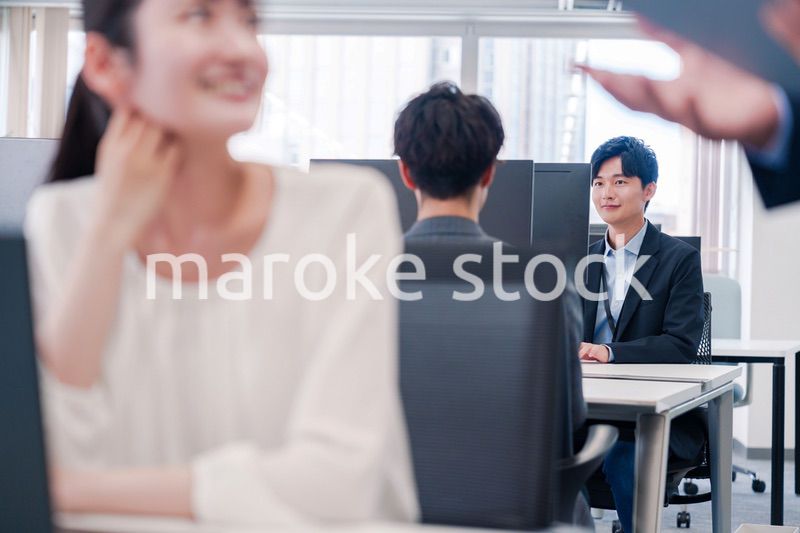 明るい雰囲気のオフィス