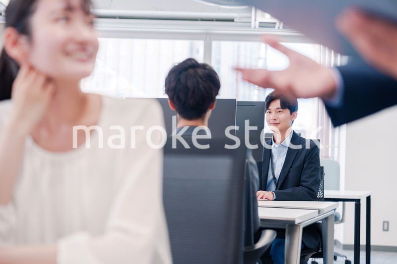 明るい雰囲気のオフィス