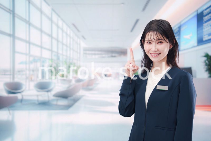 オフィスの受付で働く受付嬢