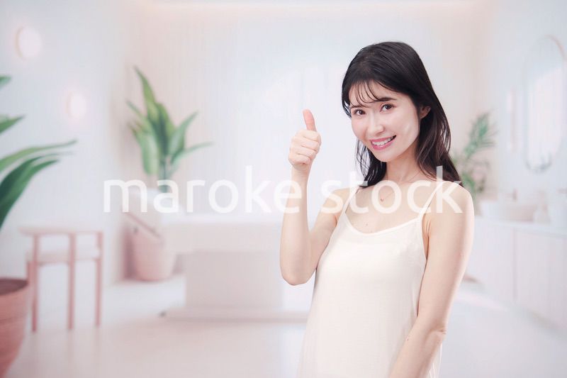 ビューティーサロンで自分磨きをする女性