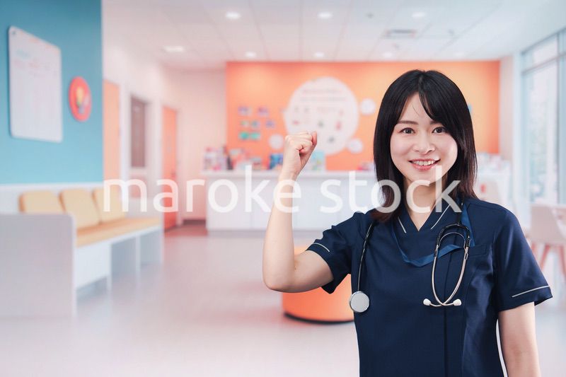 小児科のクリニックで働く若い女性