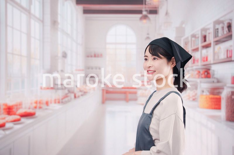 パン屋で働く若い女性