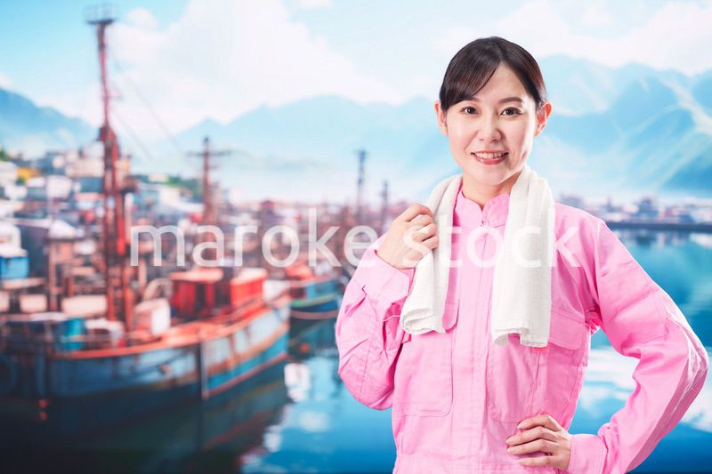 漁師として働く若い女性