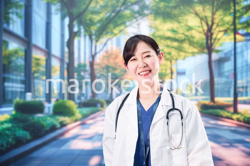 いきいきとした表情で外を歩く女性ドクター
