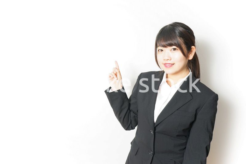 スーツを着た就活生