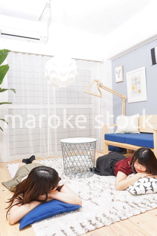 お泊りをする女子学生