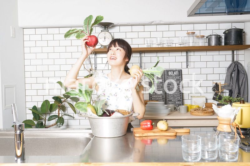 野菜と女性