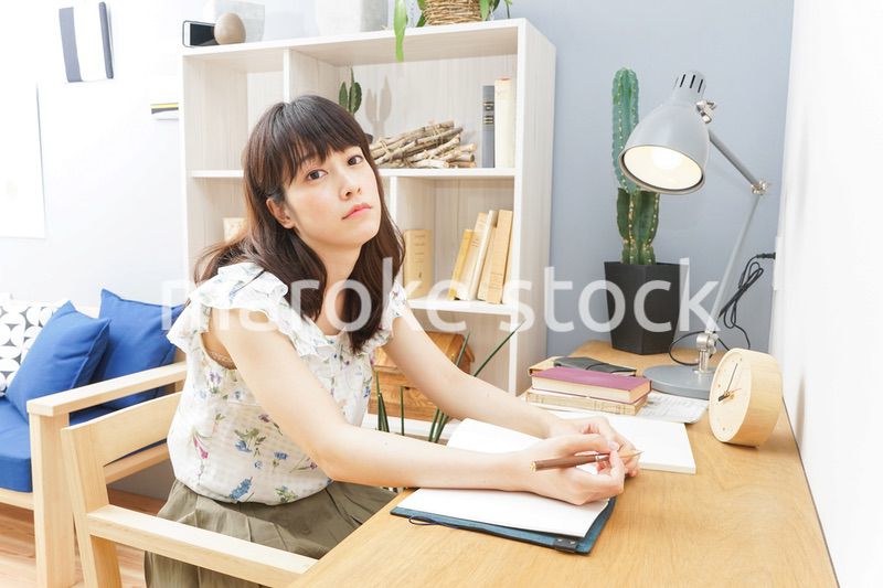 読書をする女性