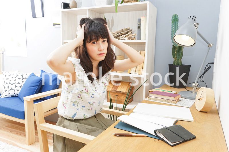 読書をする女性