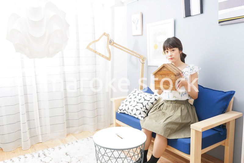 女性 家 イメージ