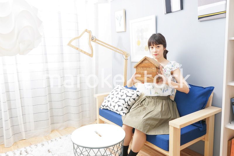女性 家 イメージ