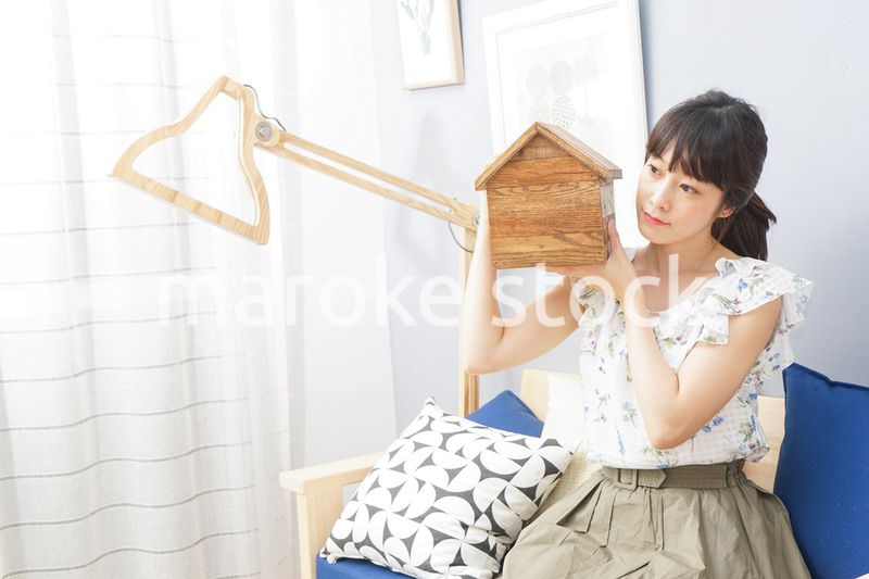 女性 家 イメージ