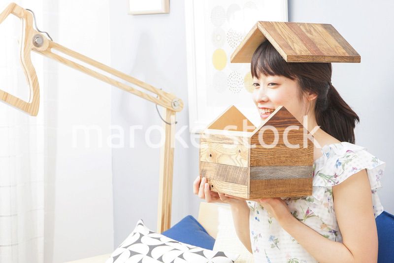 女性 家 イメージ