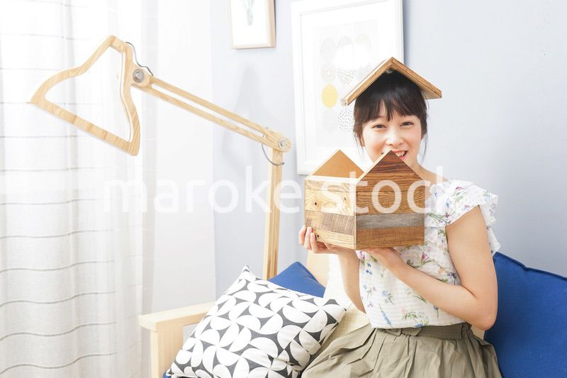 女性 家 イメージ