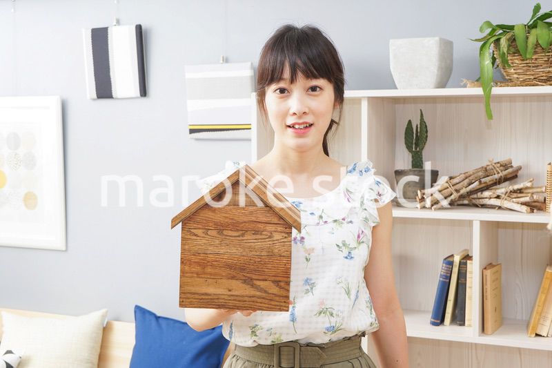 女性 家 イメージ