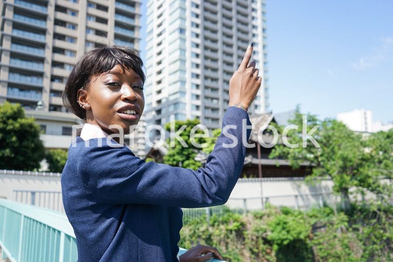 日本観光をする外国人女性