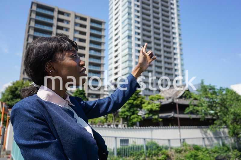 日本観光をする外国人女性