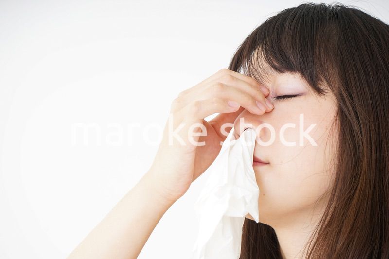 鼻血が出た若い女性