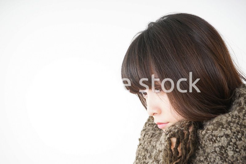 風邪で発熱した若い女性