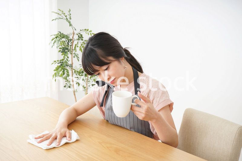 笑顔のカフェスタッフ