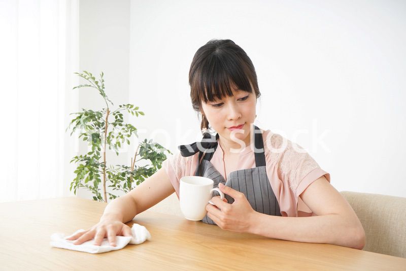 笑顔のカフェスタッフ