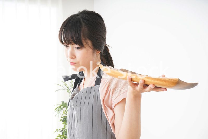 笑顔のカフェスタッフ