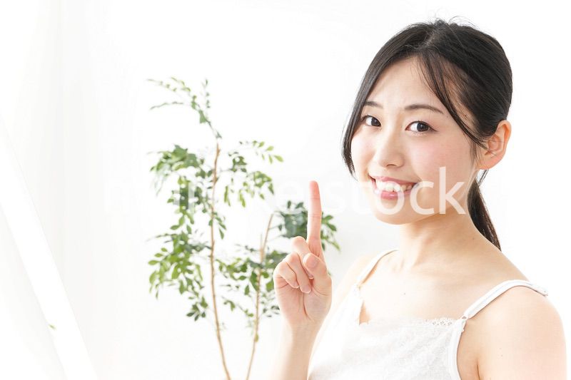 ビューティーアドバイスをする女性