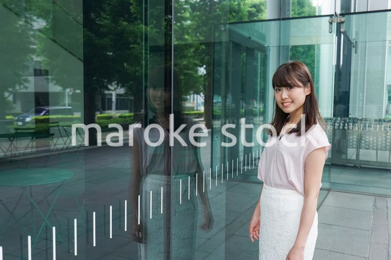 ビジネスカジュアル女性