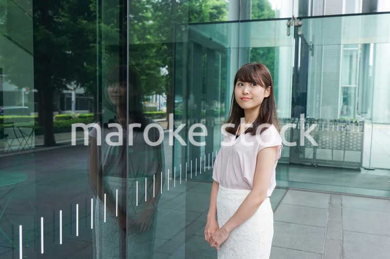 ビジネスカジュアル女性