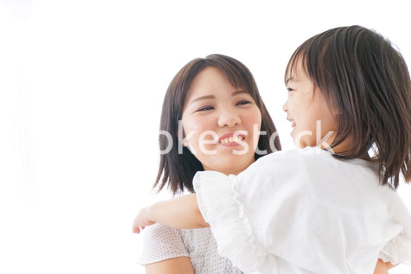 母親 抱っこ 子ども