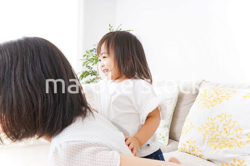 母親 抱っこ 子ども