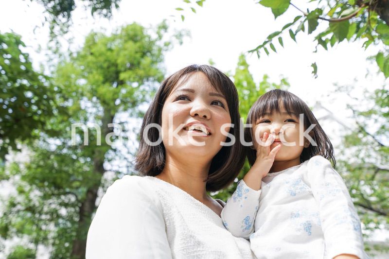 母親 抱っこ 子ども