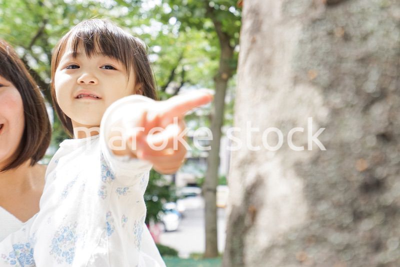 母親 抱っこ 子ども