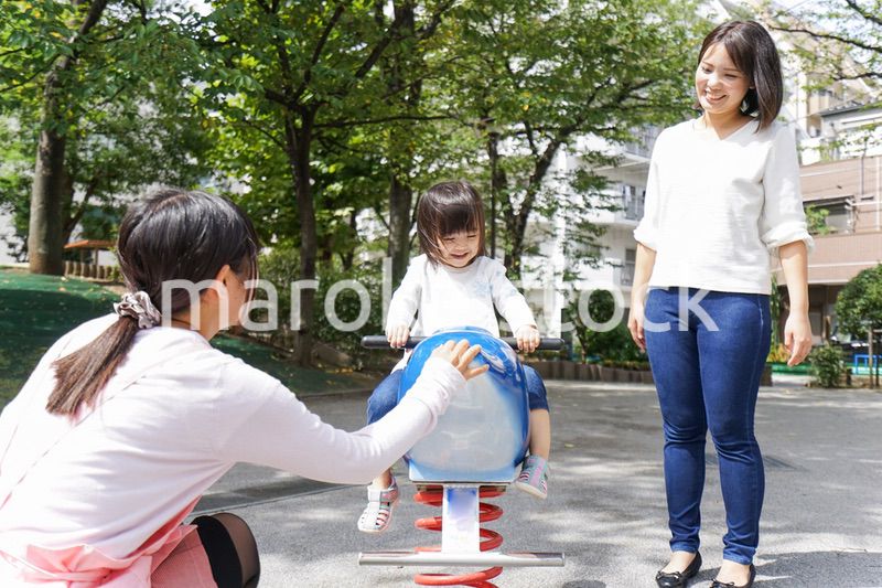 幼稚園に行く子供