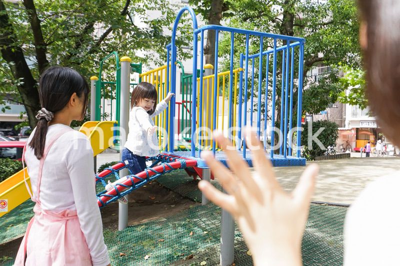 幼稚園に行く子供