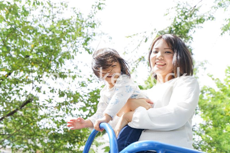 母親 抱っこ 子ども