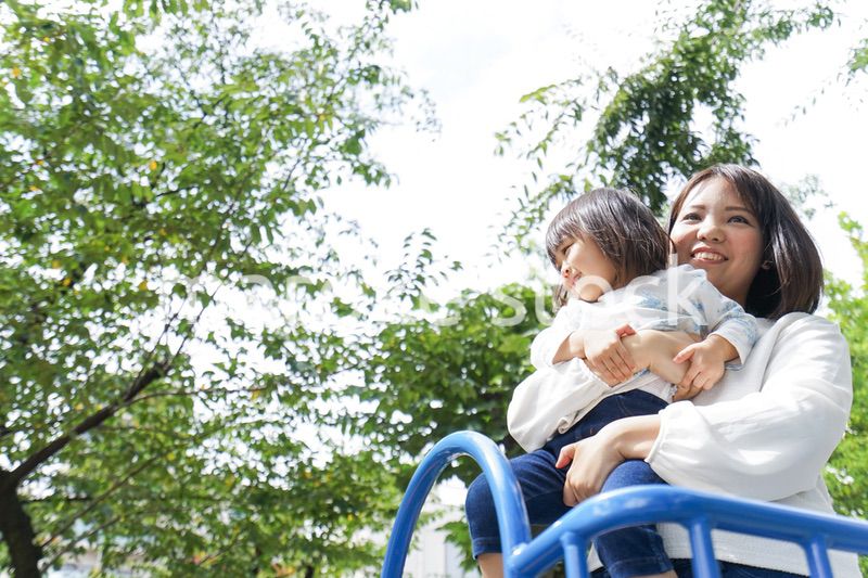 母親 抱っこ 子ども