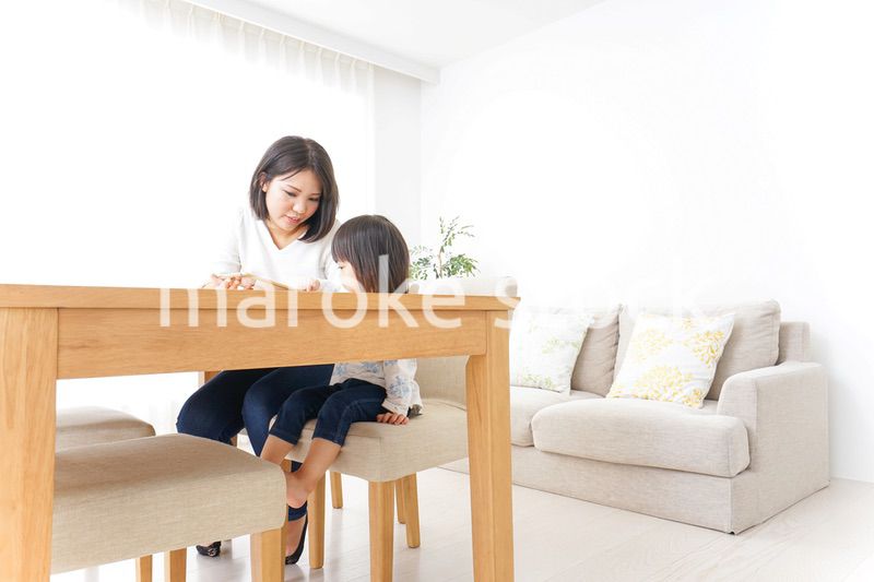 スマホを使う子ども