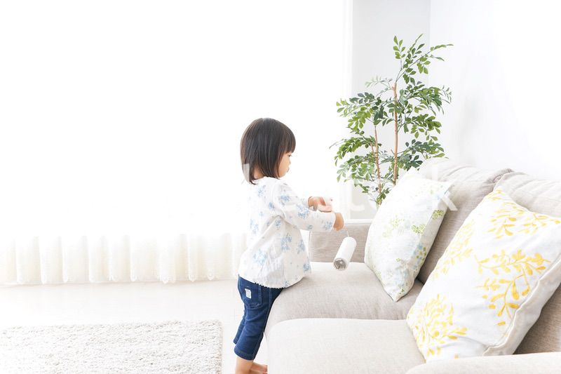 掃除をする子供