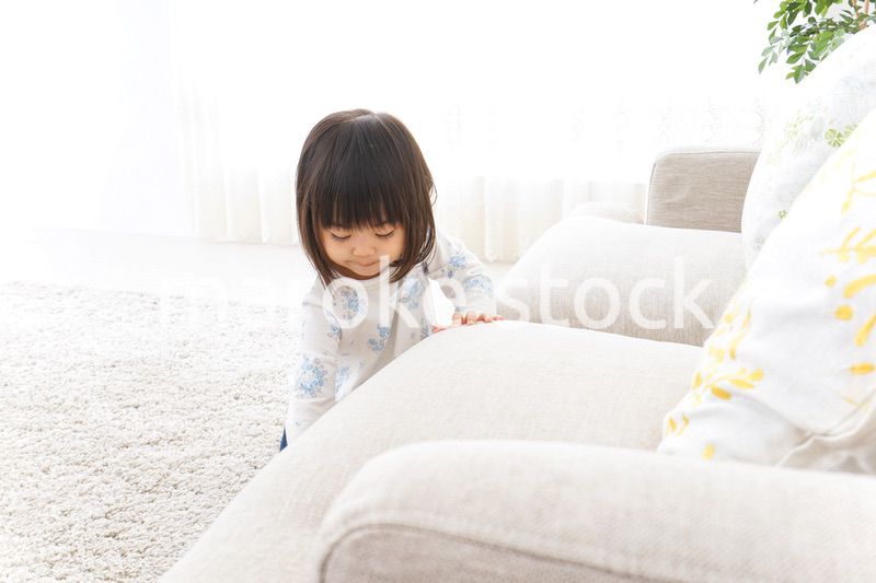 掃除をする子供