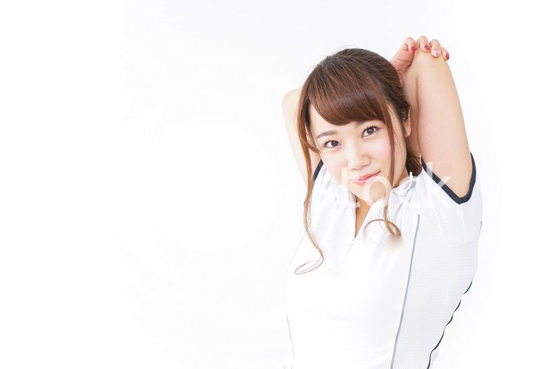 ストレッチをする女性