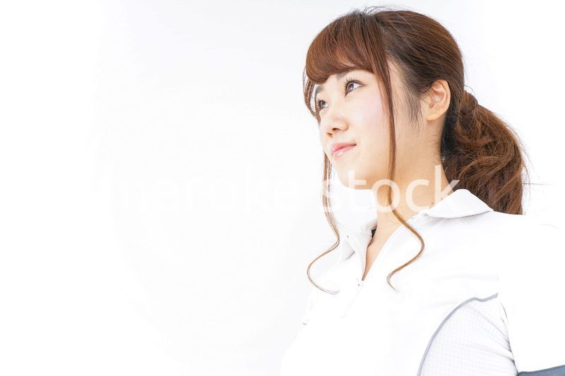 ゴールを見る女性