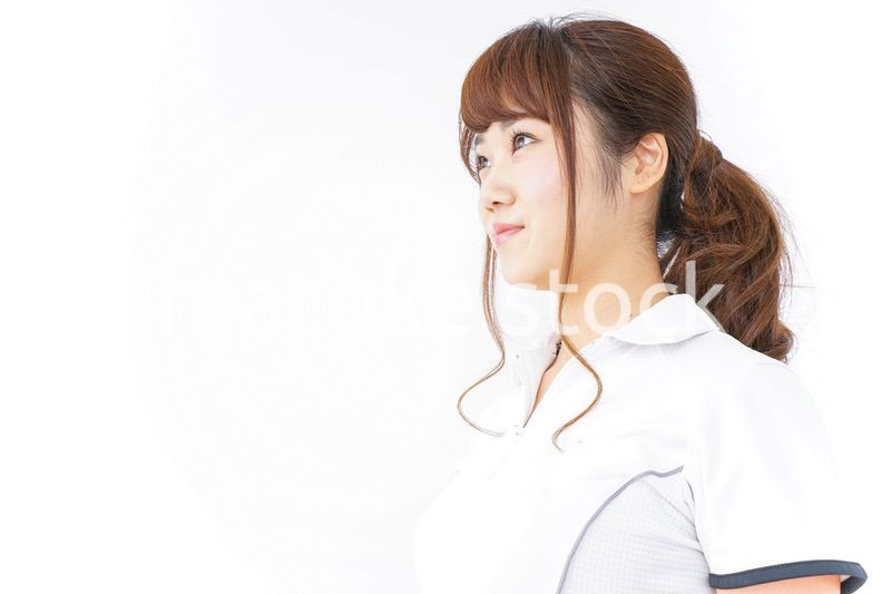 ゴールを見る女性