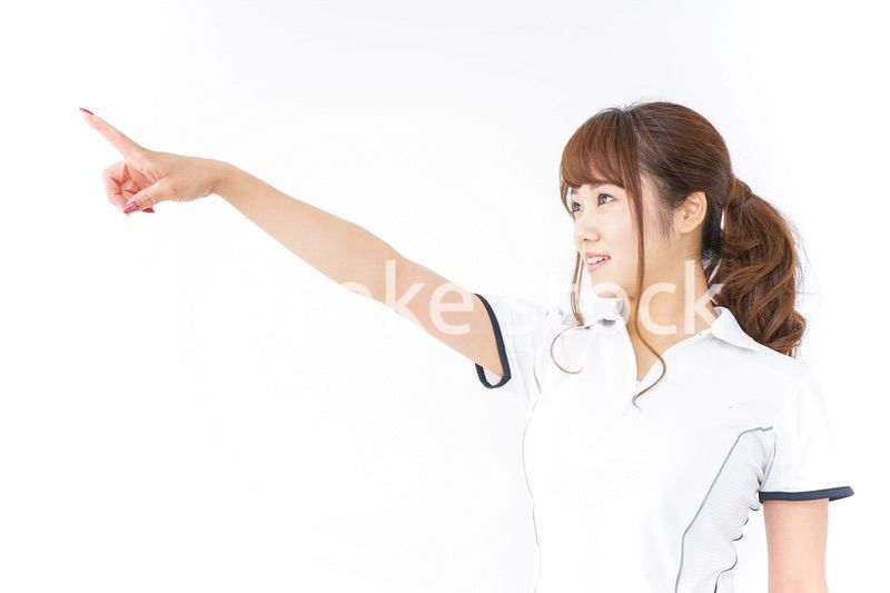 ゴールを見る女性