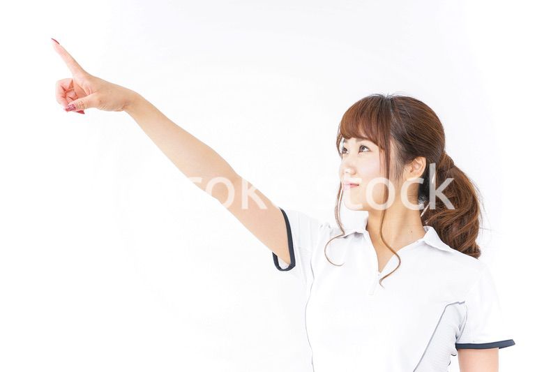 ゴールを見る女性