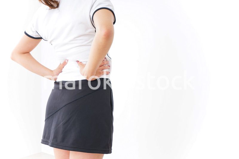 女性 スポーツ 後ろ姿