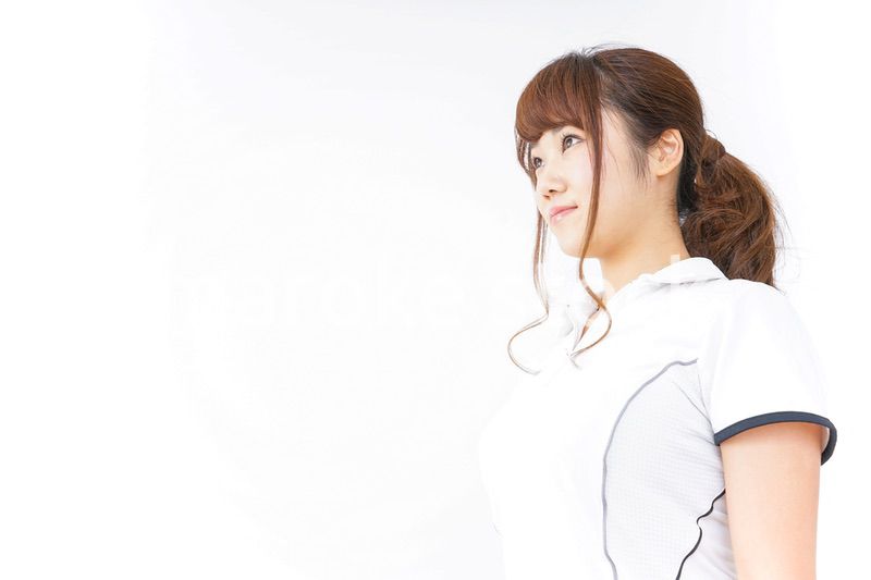 ゴールを見る女性