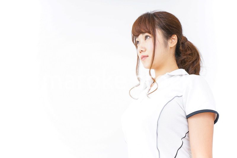 ゴールを見る女性