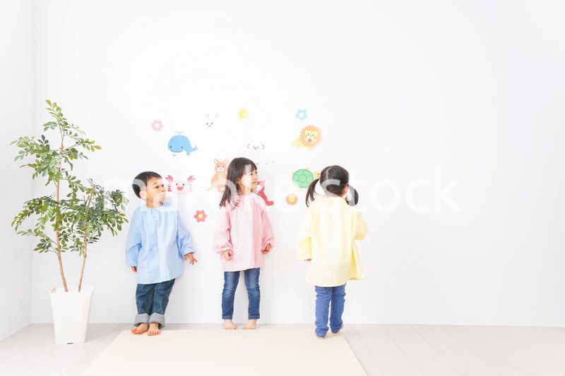 幼稚園・保育所・こども園で楽しく過ごす可愛い子供たち